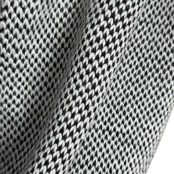 Women's Designer H&M Black & White Infinity Scarf - One Size - Picture 5 of 6